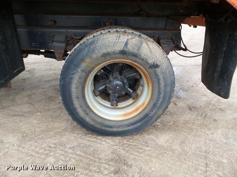 image for item DC4604 1990 Ford L8000 dump truck