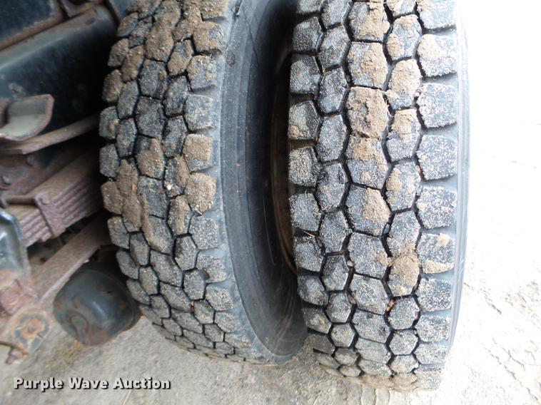 image for item DC4604 1990 Ford L8000 dump truck