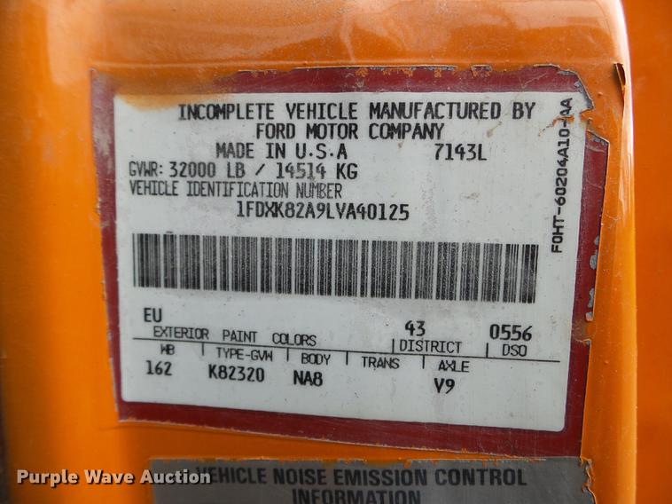 image for item DC4604 1990 Ford L8000 dump truck