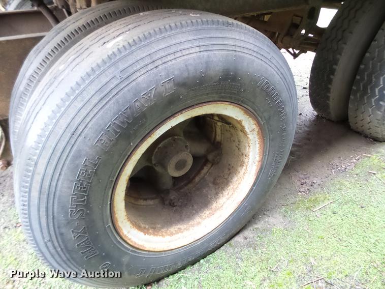 image for item DC4606 1969 end dump pup trailer