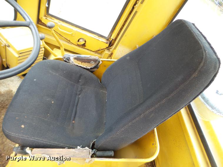 image for item DC4608 1972 Caterpillar 950 wheel loader