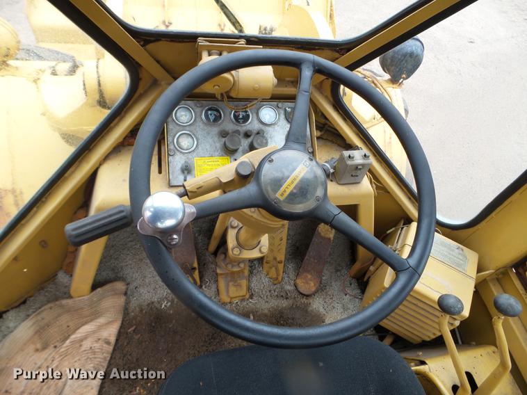 image for item DC4608 1972 Caterpillar 950 wheel loader