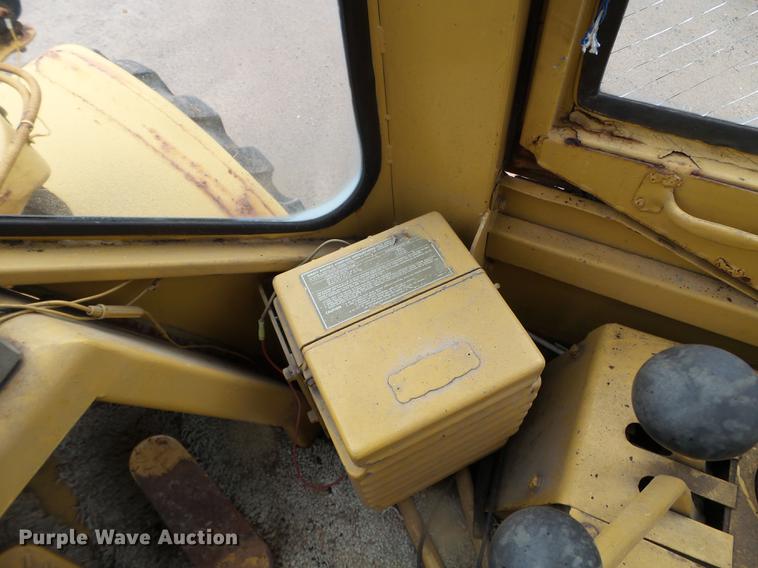 image for item DC4608 1972 Caterpillar 950 wheel loader