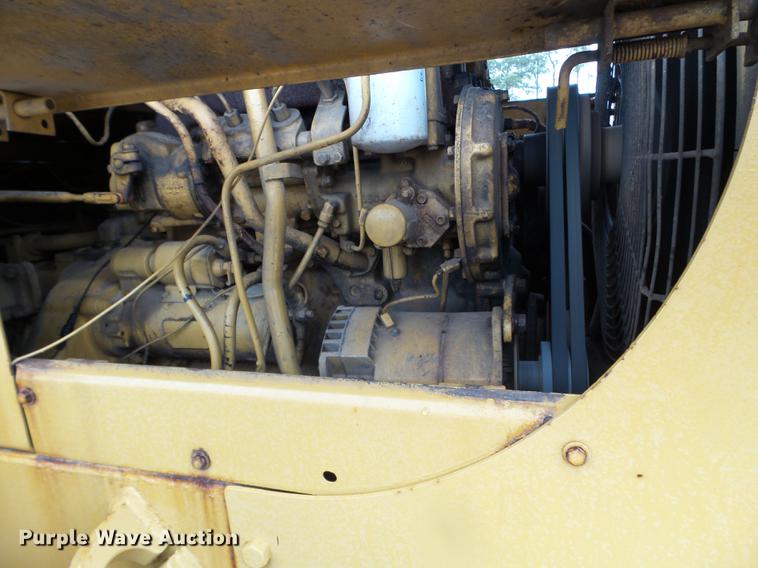 image for item DC4608 1972 Caterpillar 950 wheel loader