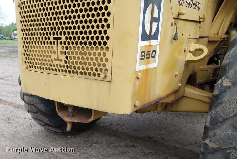 image for item DC4608 1972 Caterpillar 950 wheel loader