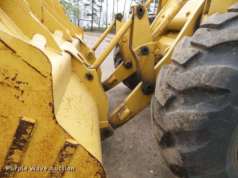 image for item DC4608 1972 Caterpillar 950 wheel loader