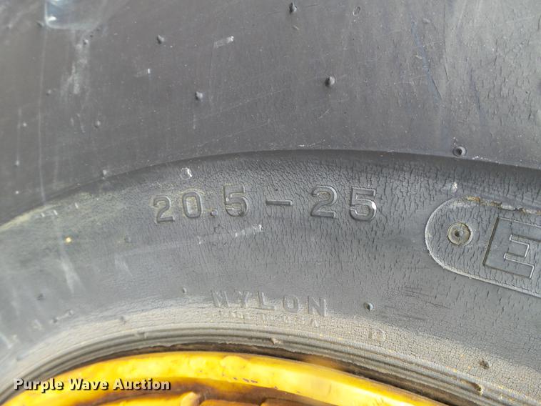 image for item DC4608 1972 Caterpillar 950 wheel loader