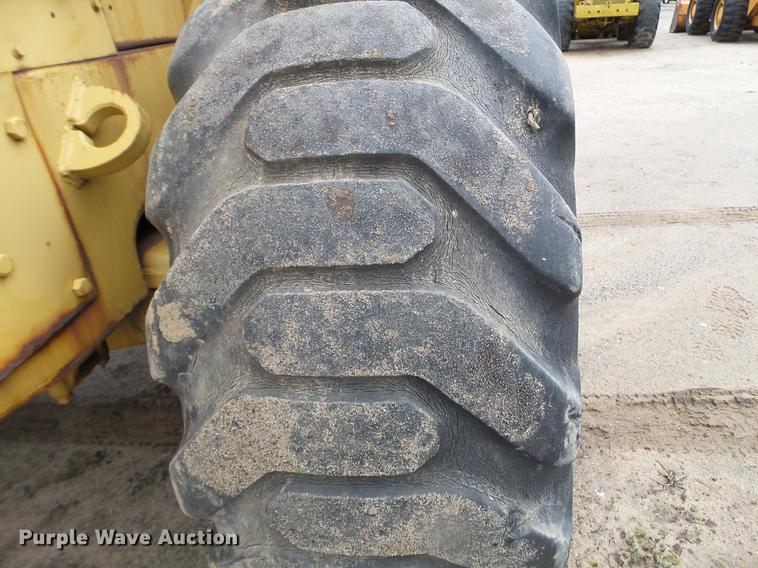 image for item DC4608 1972 Caterpillar 950 wheel loader