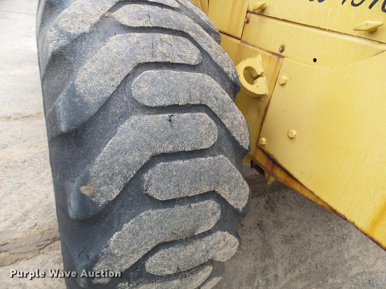 image for item DC4608 1972 Caterpillar 950 wheel loader