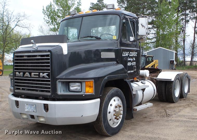 image for item DC4609 1991 Mack CH613 semi truck