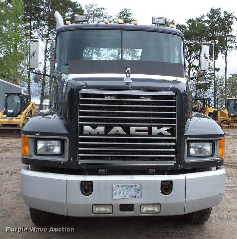 image for item DC4609 1991 Mack CH613 semi truck