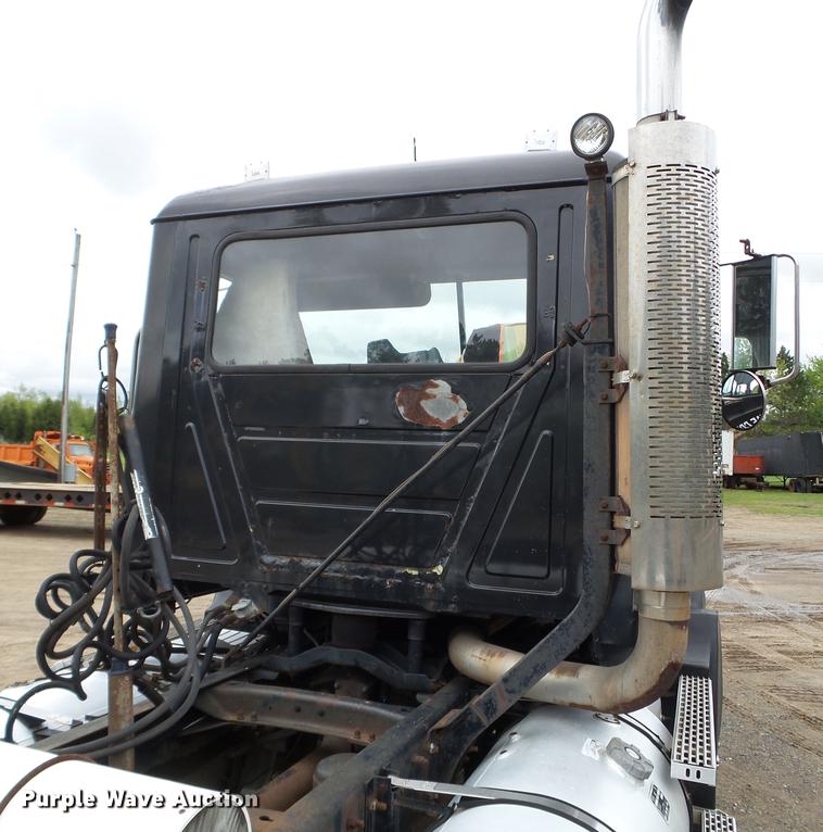 image for item DC4609 1991 Mack CH613 semi truck