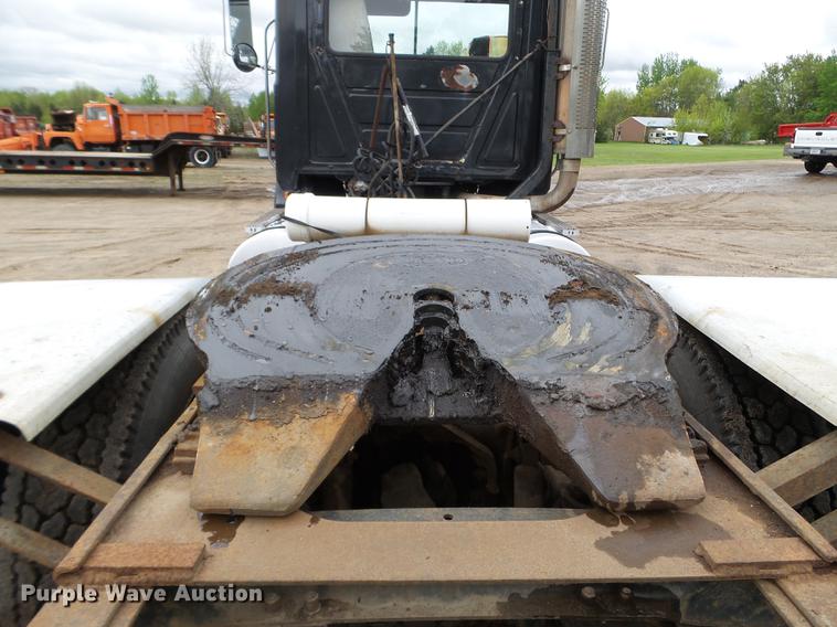 image for item DC4609 1991 Mack CH613 semi truck