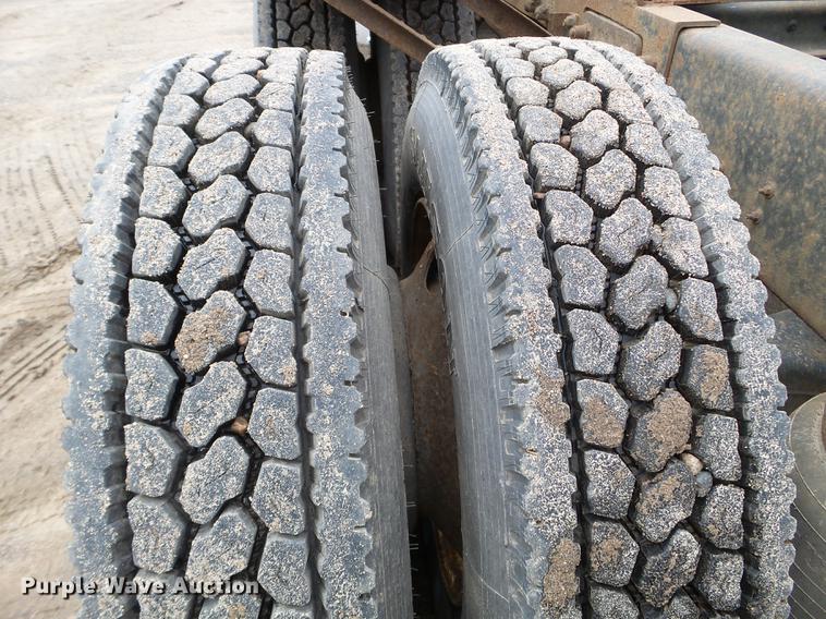 image for item DC4609 1991 Mack CH613 semi truck