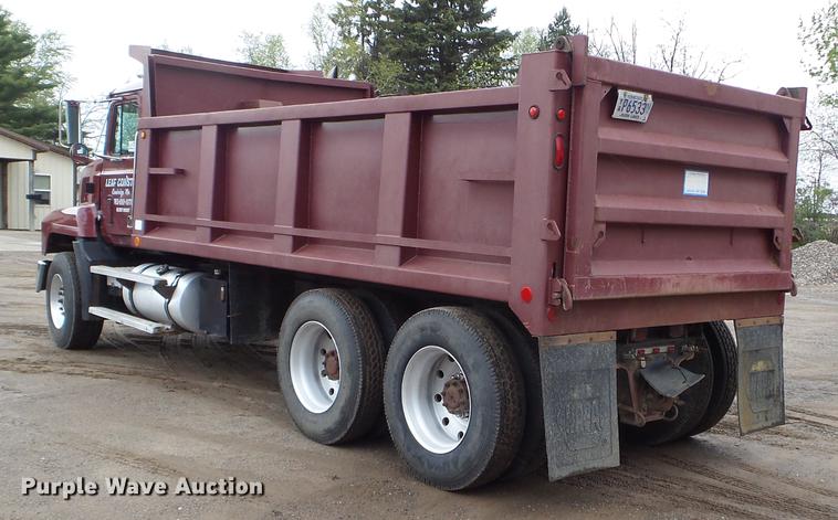 image for item DC4610 1994 Mack CH613 dump truck