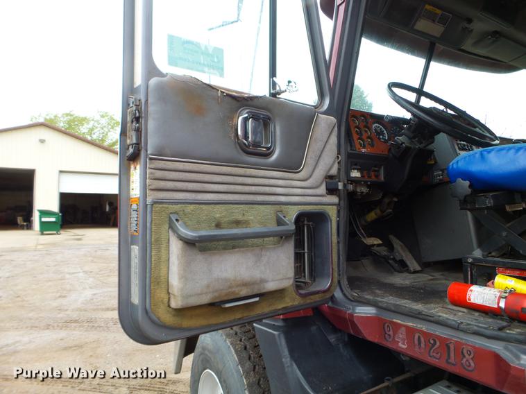 image for item DC4610 1994 Mack CH613 dump truck