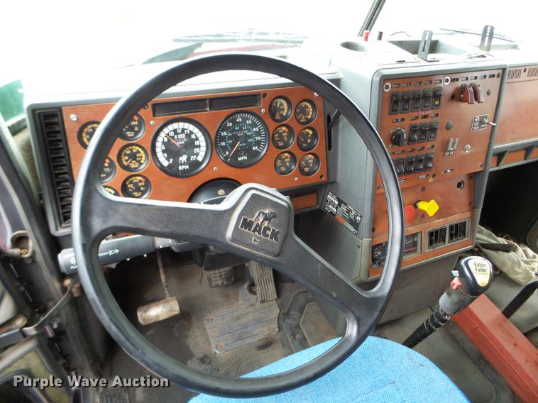 image for item DC4610 1994 Mack CH613 dump truck