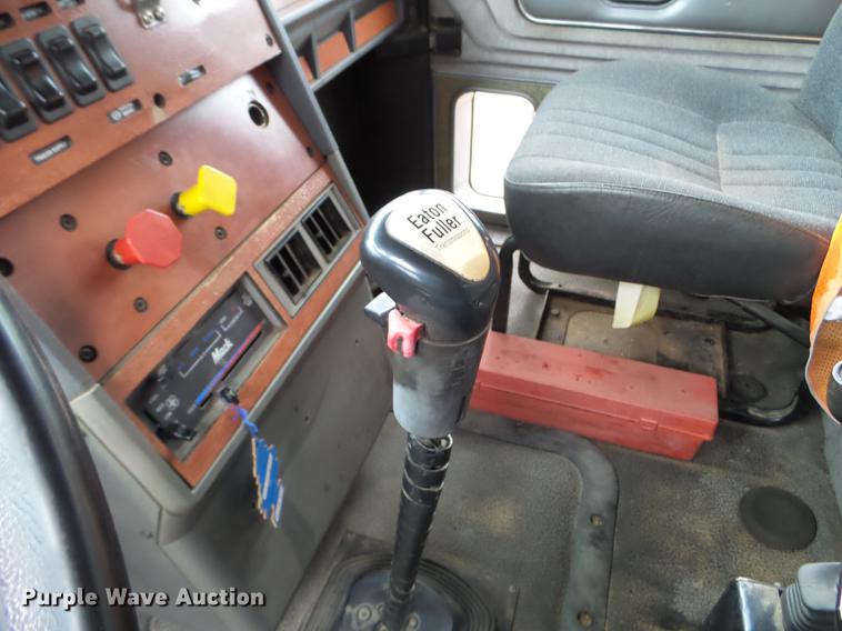 image for item DC4610 1994 Mack CH613 dump truck