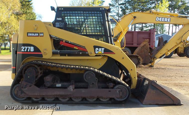 image for item DC4612 2005 Caterpillar 277B skid steer