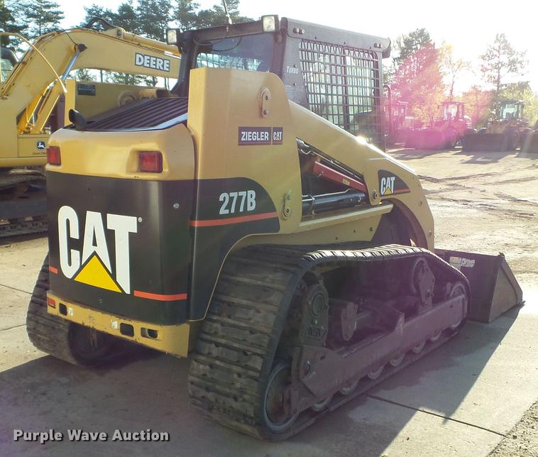 image for item DC4612 2005 Caterpillar 277B skid steer