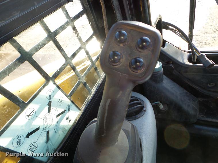 image for item DC4612 2005 Caterpillar 277B skid steer