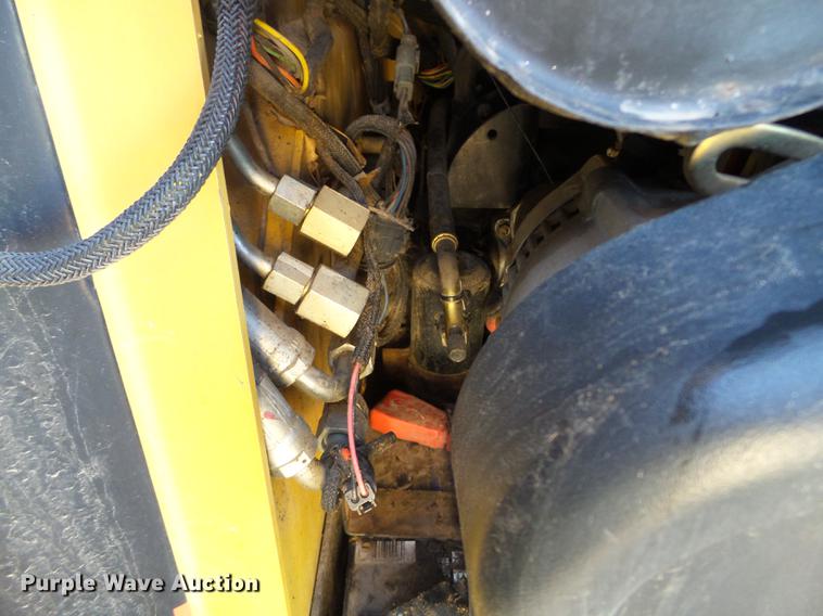 image for item DC4612 2005 Caterpillar 277B skid steer