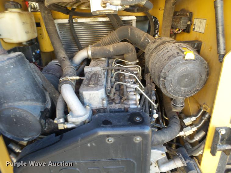 image for item DC4612 2005 Caterpillar 277B skid steer