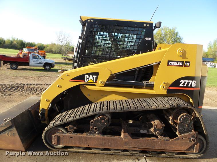 image for item DC4612 2005 Caterpillar 277B skid steer