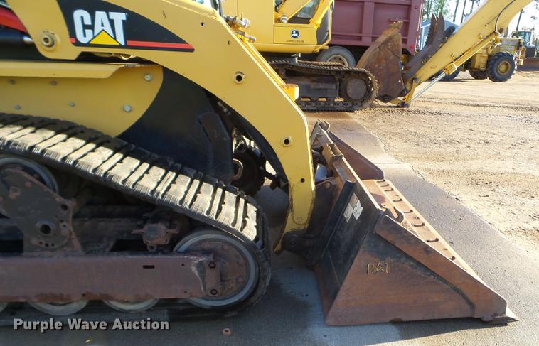 image for item DC4612 2005 Caterpillar 277B skid steer