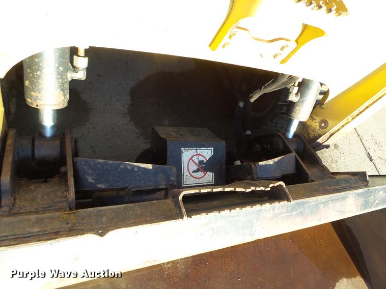 image for item DC4612 2005 Caterpillar 277B skid steer