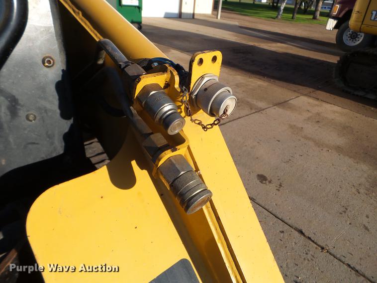 image for item DC4612 2005 Caterpillar 277B skid steer