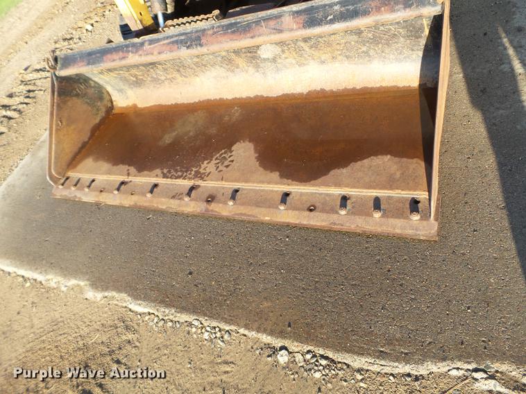 image for item DC4612 2005 Caterpillar 277B skid steer