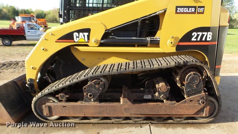 image for item DC4612 2005 Caterpillar 277B skid steer