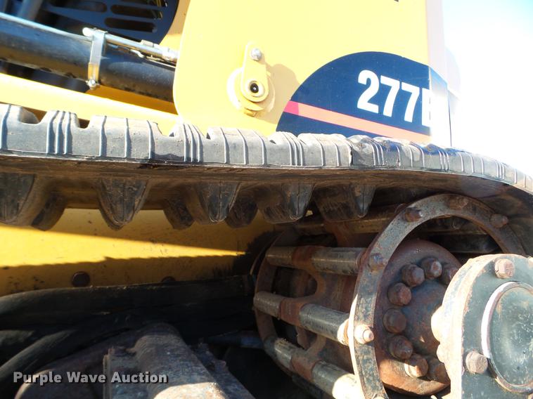 image for item DC4612 2005 Caterpillar 277B skid steer