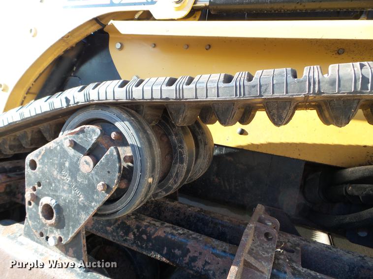 image for item DC4612 2005 Caterpillar 277B skid steer