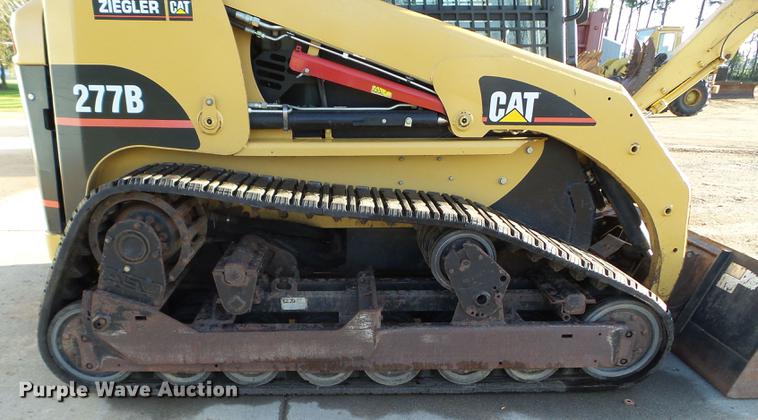 image for item DC4612 2005 Caterpillar 277B skid steer