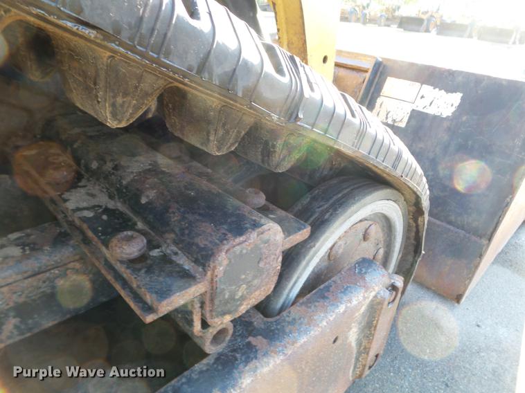 image for item DC4612 2005 Caterpillar 277B skid steer