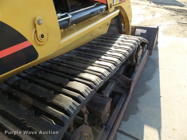 image for item DC4612 2005 Caterpillar 277B skid steer