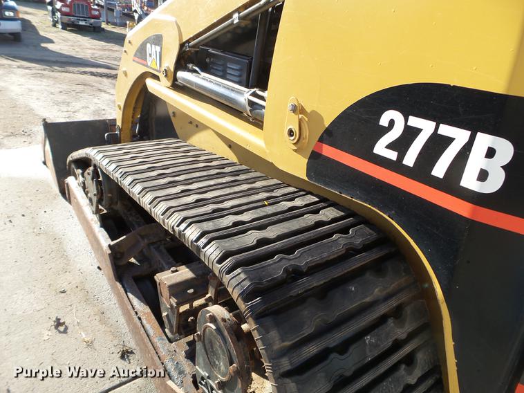 image for item DC4612 2005 Caterpillar 277B skid steer