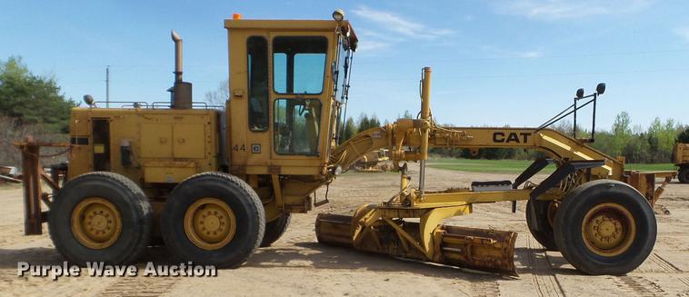 image for item DC4613 1989 Caterpillar 140G motor grader