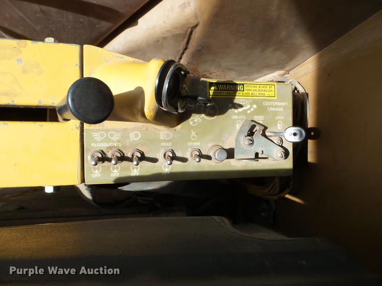 image for item DC4613 1989 Caterpillar 140G motor grader