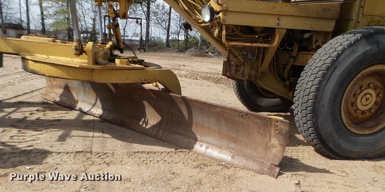 image for item DC4613 1989 Caterpillar 140G motor grader