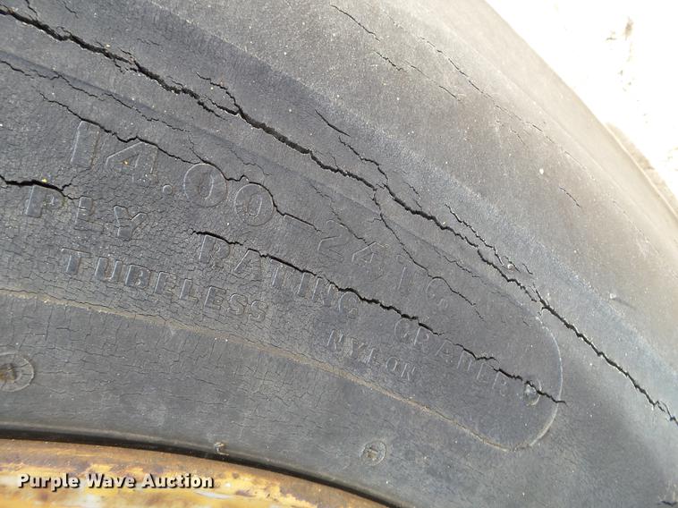 image for item DC4613 1989 Caterpillar 140G motor grader