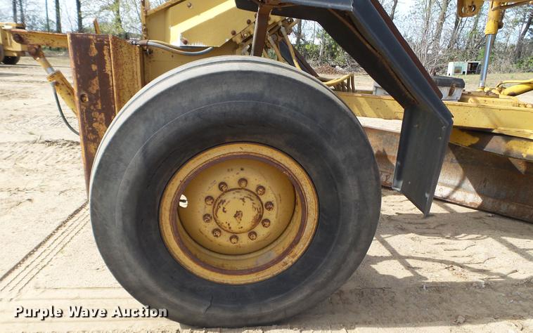 image for item DC4613 1989 Caterpillar 140G motor grader