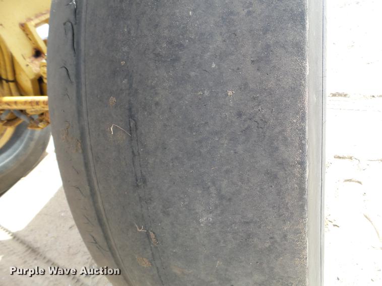 image for item DC4613 1989 Caterpillar 140G motor grader