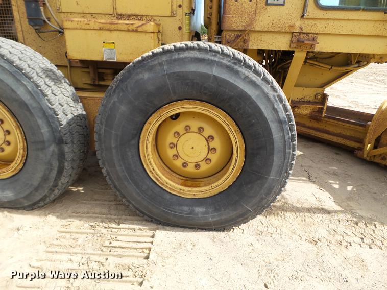 image for item DC4613 1989 Caterpillar 140G motor grader