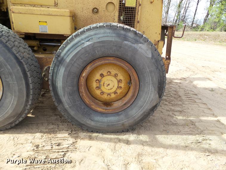 image for item DC4613 1989 Caterpillar 140G motor grader