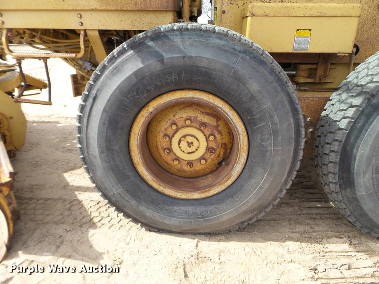 image for item DC4613 1989 Caterpillar 140G motor grader