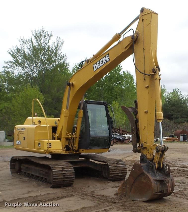 image for item DC4614 2004 John Deere 120C excavator