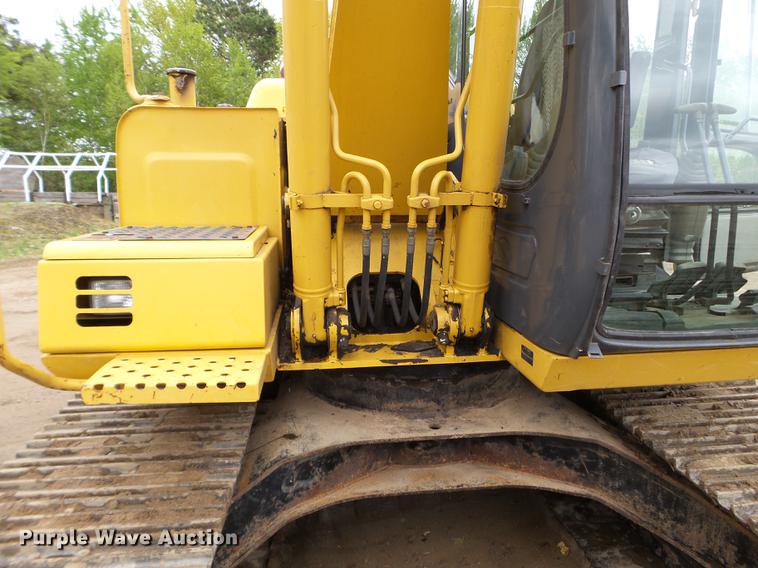 image for item DC4614 2004 John Deere 120C excavator